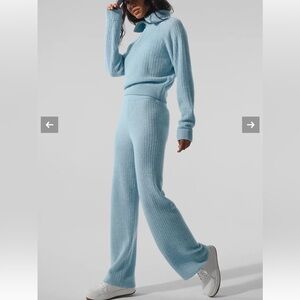 ALO YOGA CASHMERE WAFFLE KNIT SET - 1/4 zip pullover , high waist pants blue